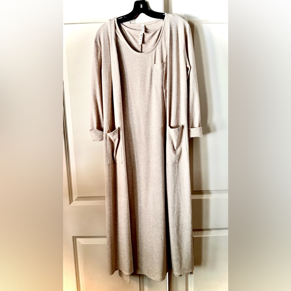 •Long Oatmeal Colored Maxi Dress & Cardigan Set•